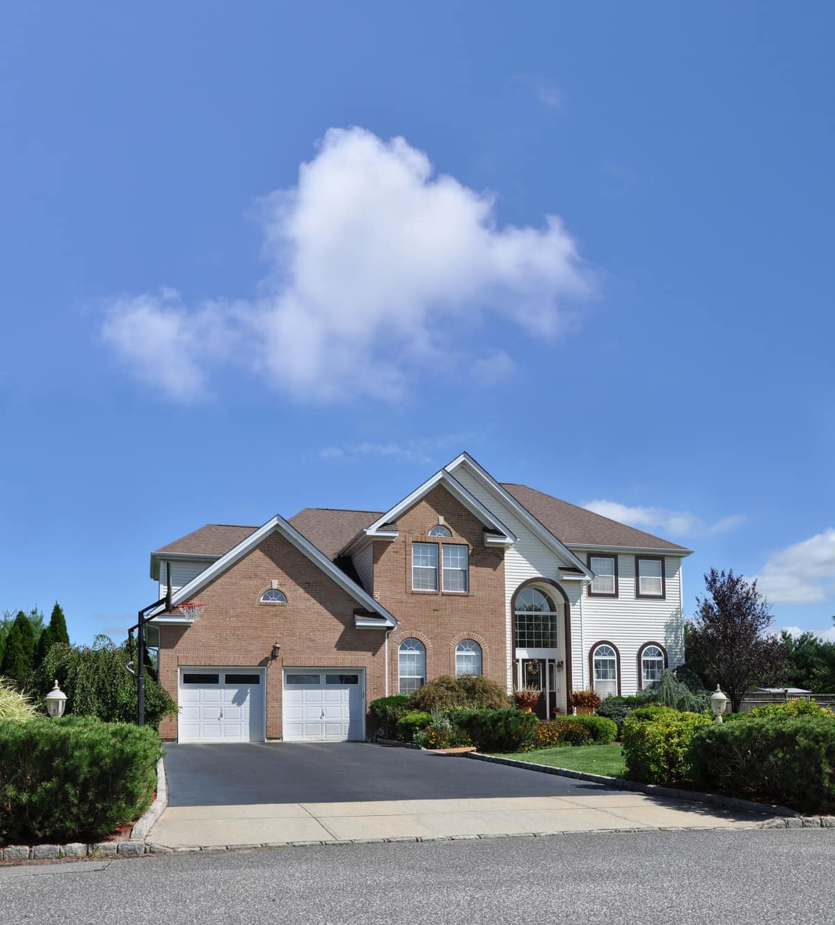 uburban Luxury Two Car Garage Home