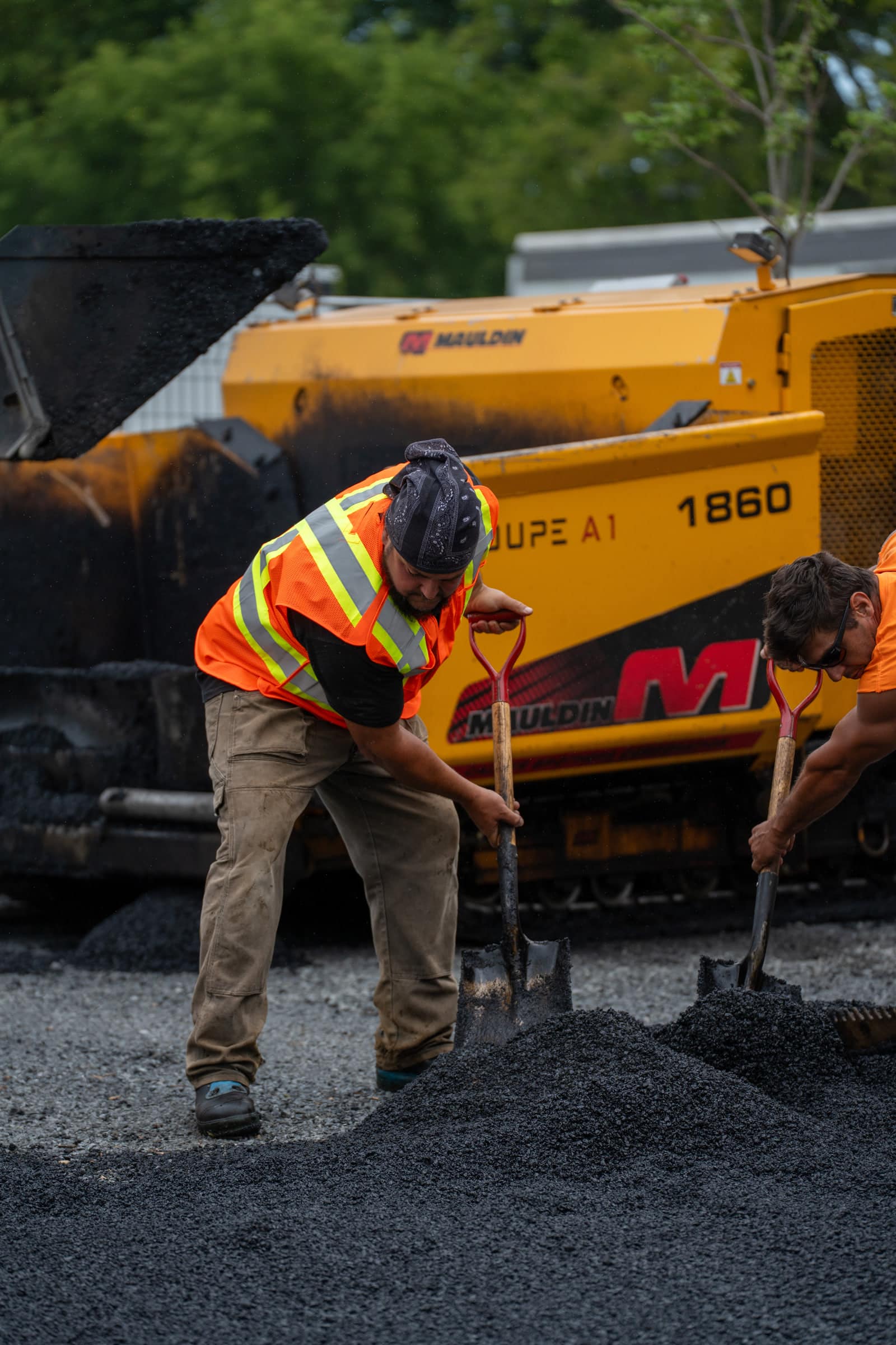 Groupe A1 crew repairing an asphalt surface