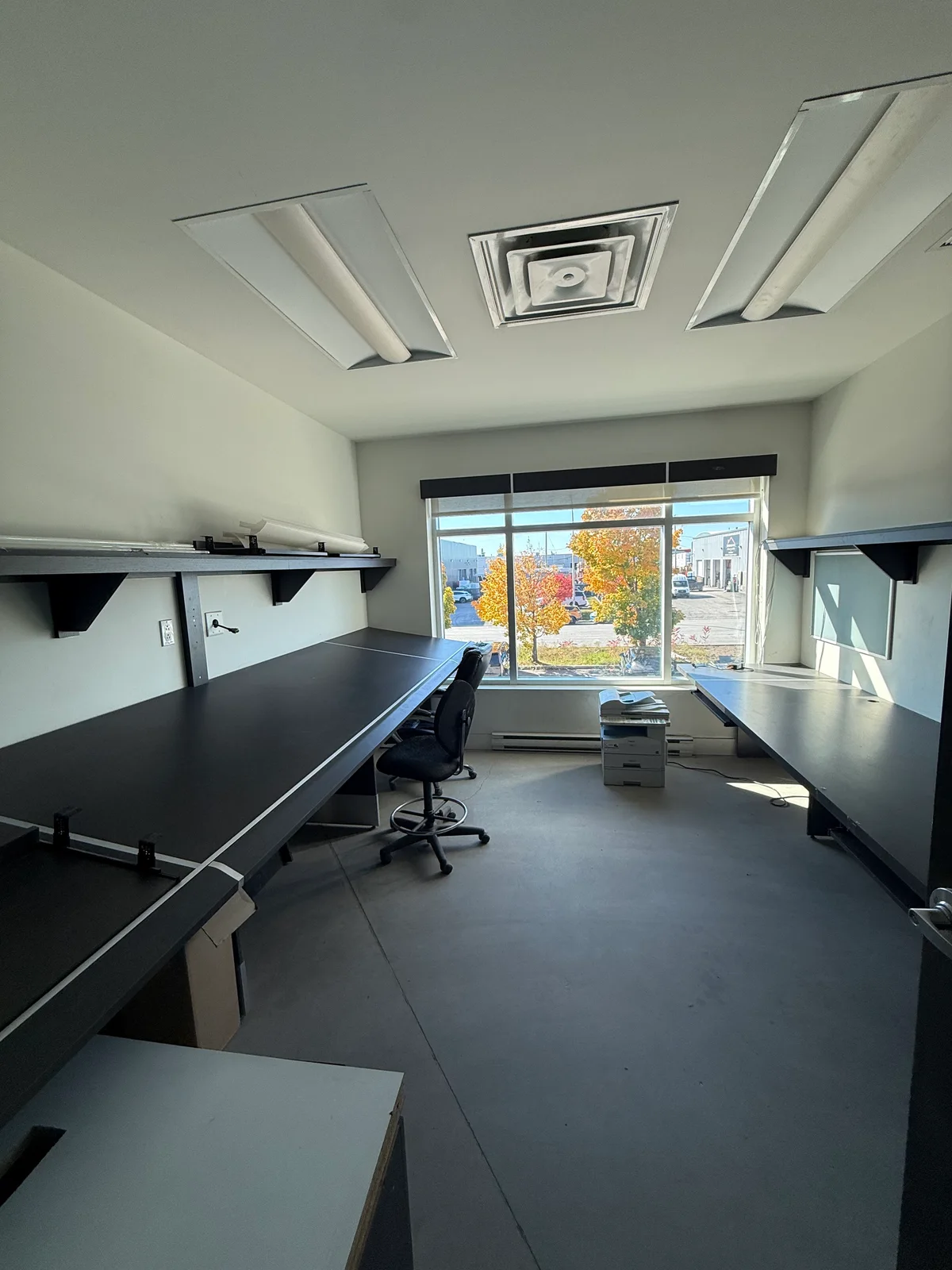 Espace de travail avec plusieurs postes